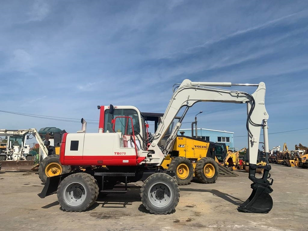 Takeuchi TB070W - Mobilbagger: das Bild 3 Takeuchi TB070W - Mobilbagger: das Bild 3