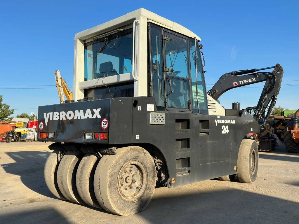 Vibromax W2400 - Gummiradwalze: das Bild 3 Vibromax W2400 - Gummiradwalze: das Bild 3