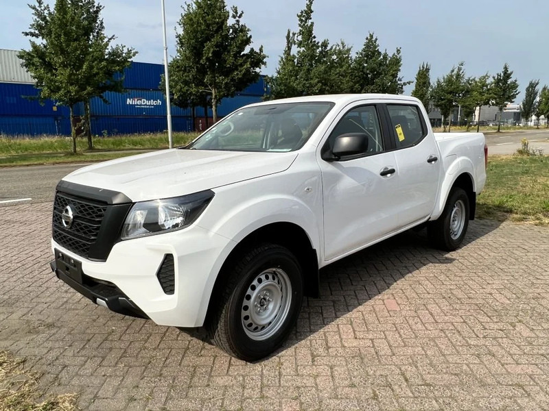 Nissan Navara 4x4 - 22 UNITS - 2.5 D Double Cab - XE - EURO 2 - NEW!! READY FOR WORK!!! - Pick-up, Transporter mit Doppelkabine: das Bild 1 Nissan Navara 4x4 - 22 UNITS - 2.5 D Double Cab - XE - EURO 2 - NEW!! READY FOR WORK!!! - Pick-up, Transporter mit Doppelkabine: das Bild 1