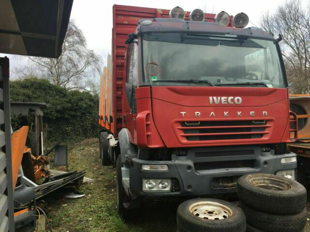 Iveco AD260T450PS 6x4 Blatt Blatt (E:5) - Holztransporter, Autokran: das Bild 4 Iveco AD260T450PS 6x4 Blatt Blatt (E:5) - Holztransporter, Autokran: das Bild 4