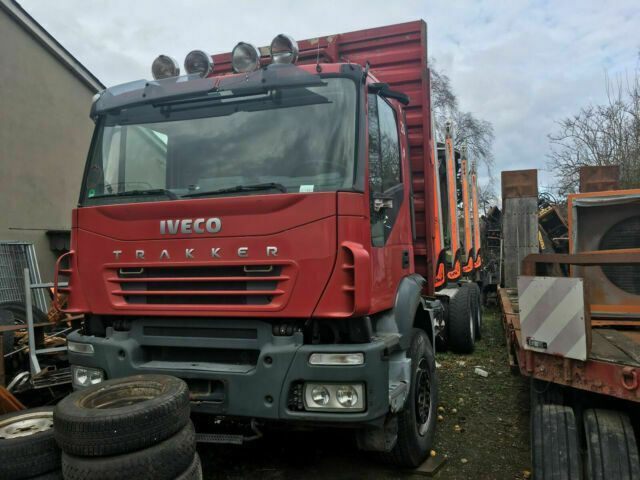 Iveco AD260T450PS 6x4 Blatt Blatt (E:5) - Holztransporter, Autokran: das Bild 1 Iveco AD260T450PS 6x4 Blatt Blatt (E:5) - Holztransporter, Autokran: das Bild 1