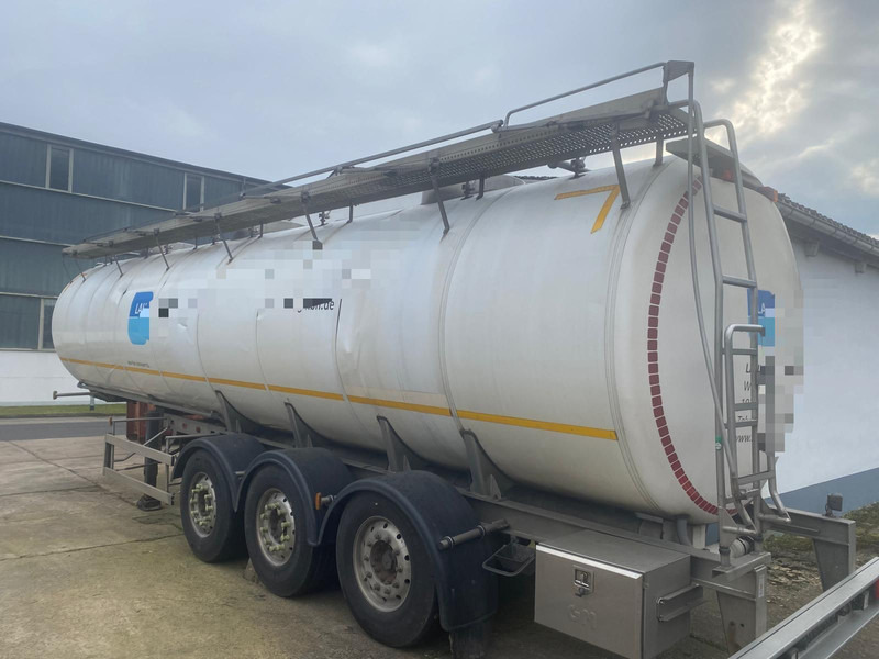 Magyar A1 - Tankauflieger: das Bild 4 Magyar A1 - Tankauflieger: das Bild 4