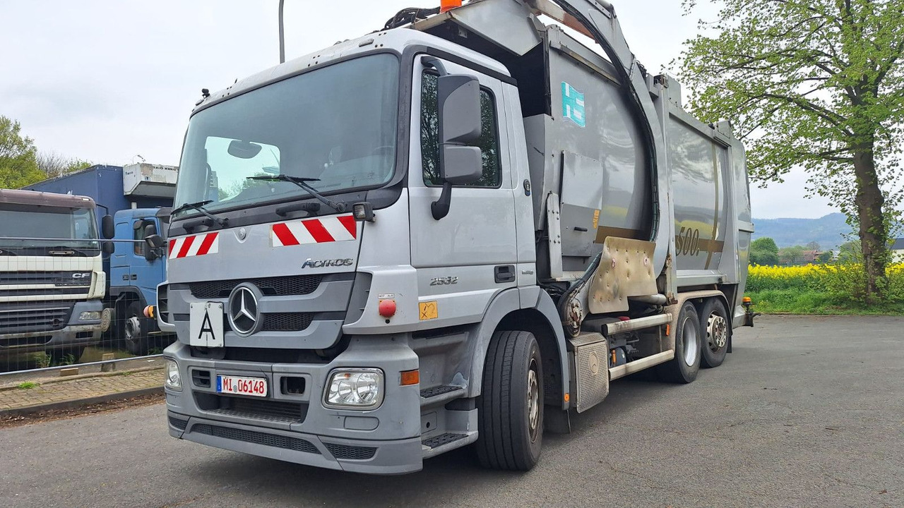 Mercedes-Benz 2532 Actros Überkopflader - Müllwagen: das Bild 2 Mercedes-Benz 2532 Actros Überkopflader - Müllwagen: das Bild 2