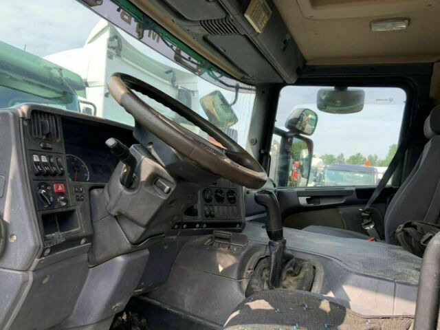 Scania P340PS 8x4 Blatt/Blatt 1-Hand - Fahrmischer: das Bild 3 Scania P340PS 8x4 Blatt/Blatt 1-Hand - Fahrmischer: das Bild 3