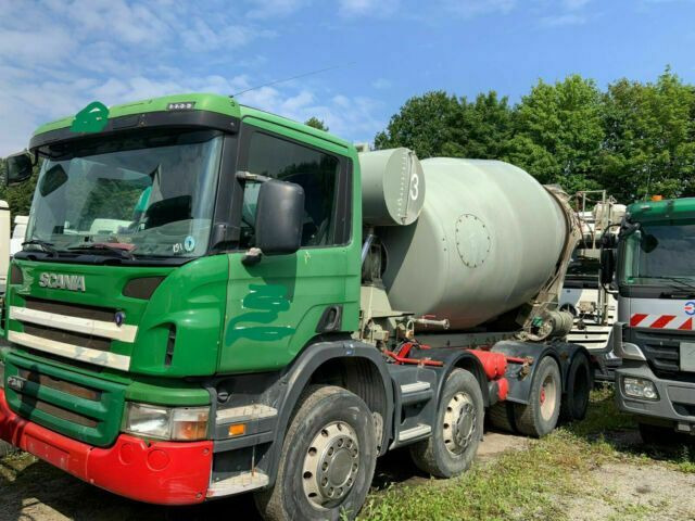 Scania P340PS 8x4 Blatt/Blatt 1-Hand - Fahrmischer: das Bild 2 Scania P340PS 8x4 Blatt/Blatt 1-Hand - Fahrmischer: das Bild 2