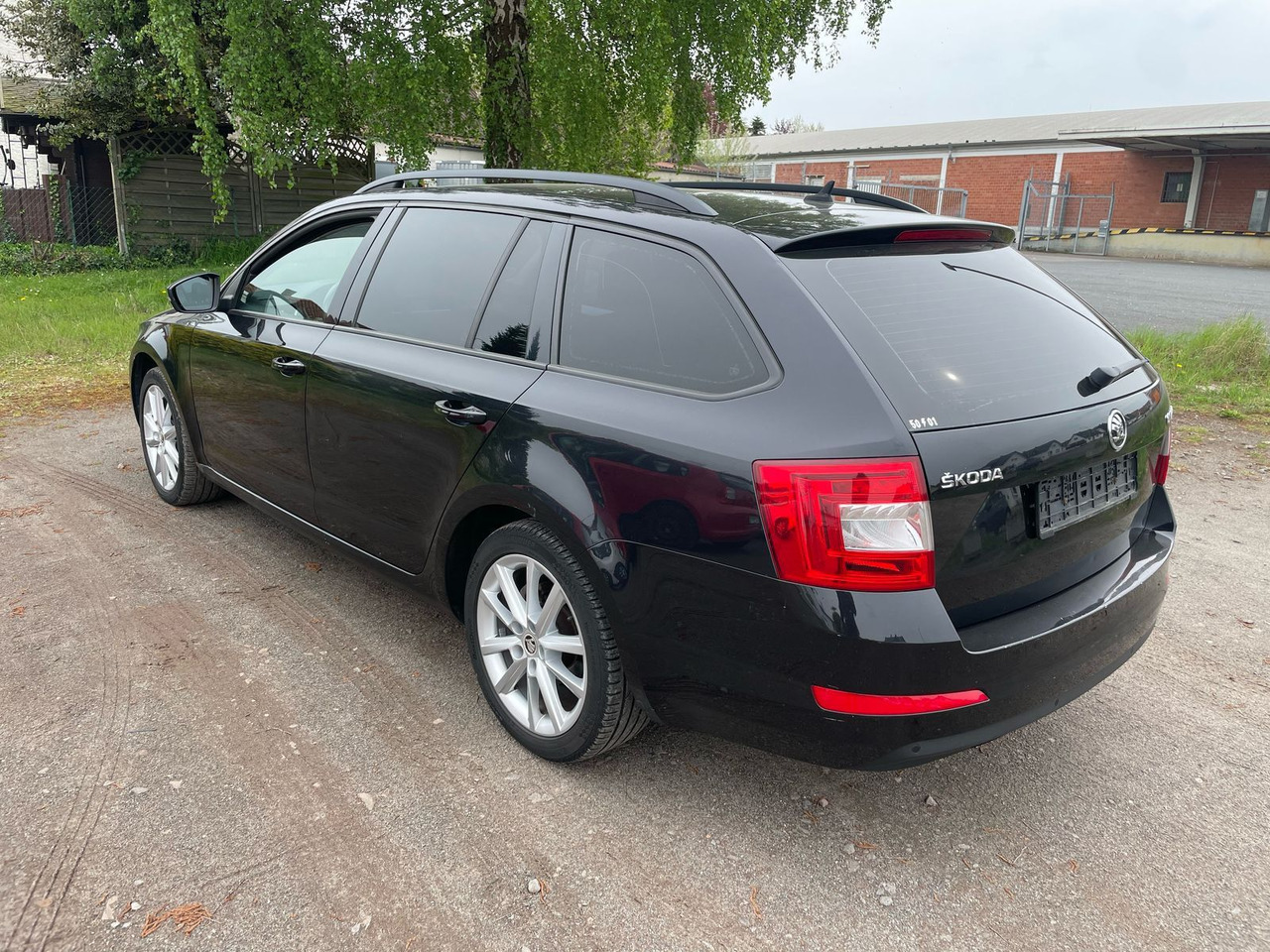 Skoda Octavia 2.0 TDI Green tec Solution Combi - PKW: das Bild 2 Skoda Octavia 2.0 TDI Green tec Solution Combi - PKW: das Bild 2