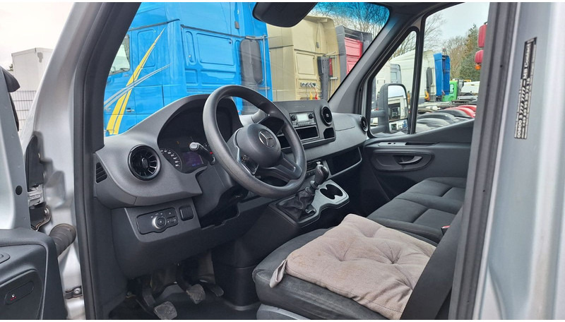 Transporter Mercedes-Benz Fahrgestell 316: das Bild 7