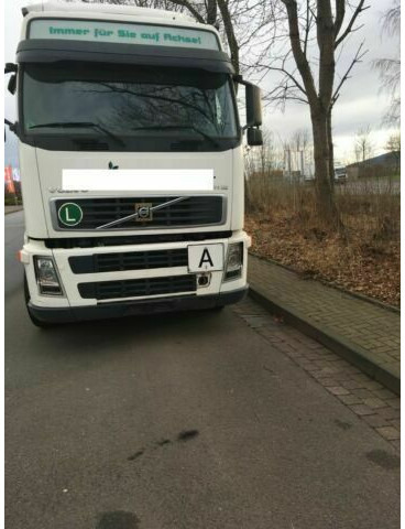 Volvo FH12-420 G.Haus 2xBett Klima Schaltgetriebe Reta - Abrollkipper: das Bild 3 Volvo FH12-420 G.Haus 2xBett Klima Schaltgetriebe Reta - Abrollkipper: das Bild 3
