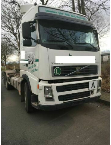 Volvo FH12-420 G.Haus 2xBett Klima Schaltgetriebe Reta - Abrollkipper: das Bild 2 Volvo FH12-420 G.Haus 2xBett Klima Schaltgetriebe Reta - Abrollkipper: das Bild 2