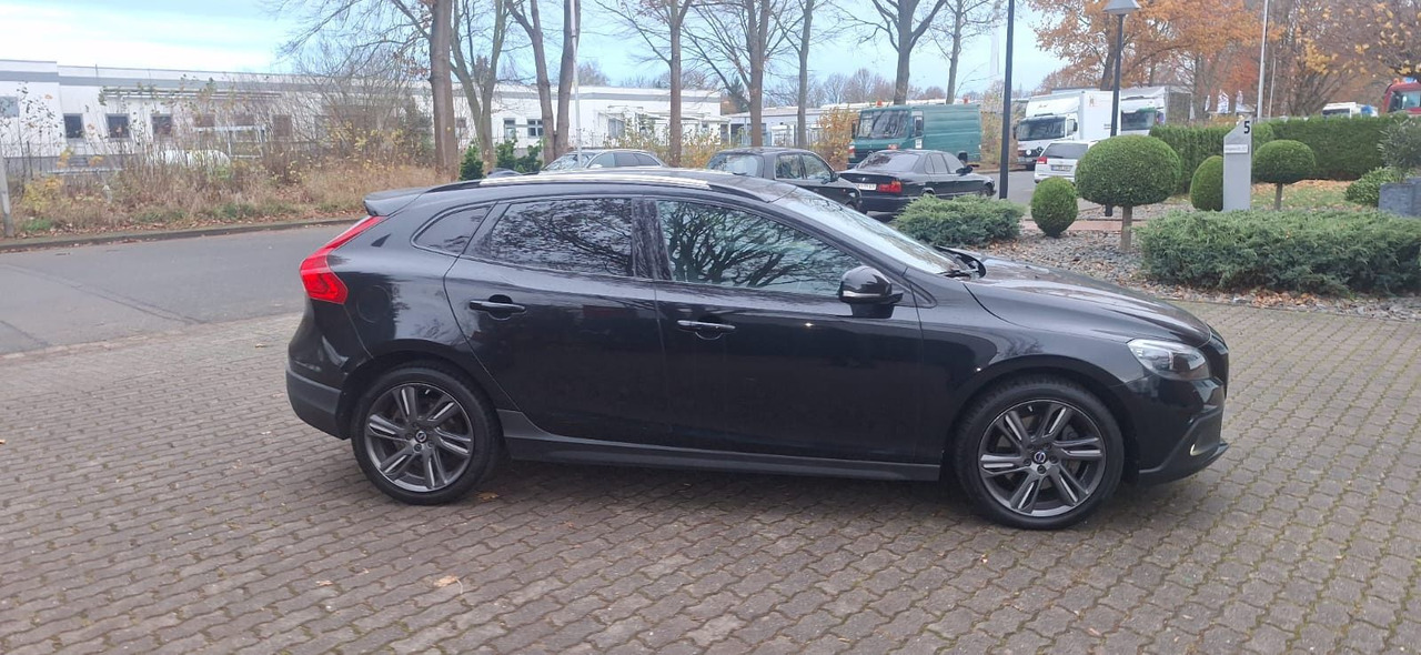 Volvo V40 Cross Country You! - SUV/ Geländewagen: das Bild 3 Volvo V40 Cross Country You! - SUV/ Geländewagen: das Bild 3