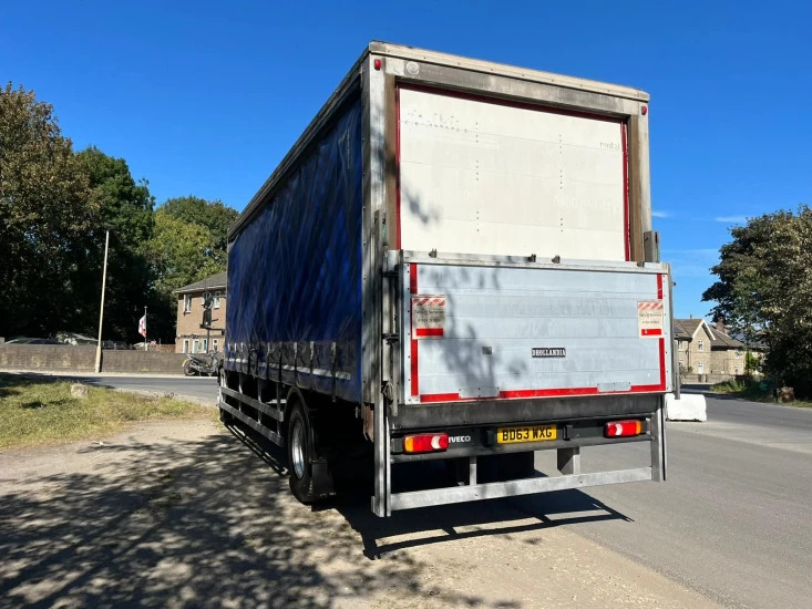 Plane LKW 2013 Iveco Eurocargo Curtainsider: das Bild 10