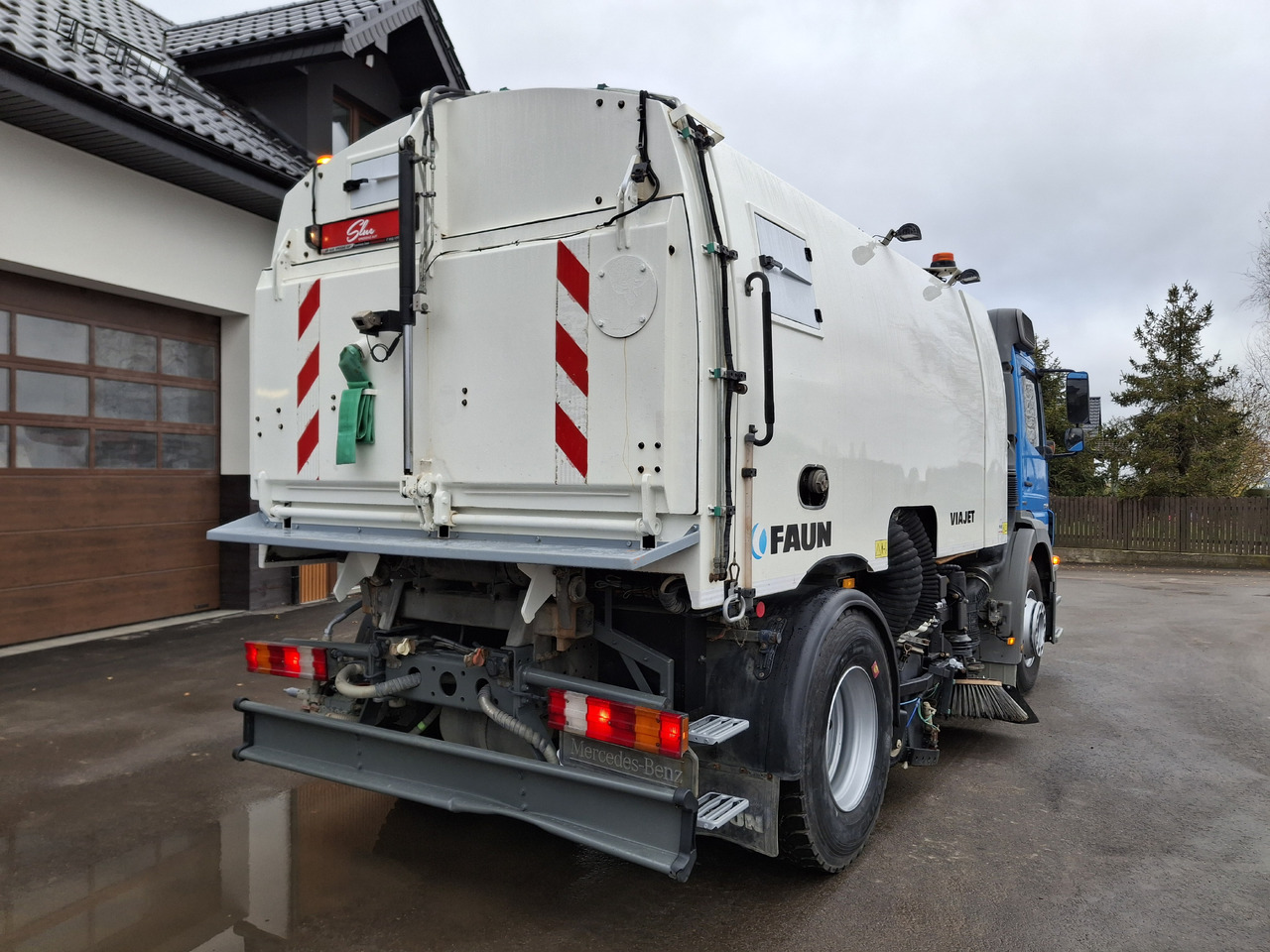 Mercedes-Benz Axor 1829 Zamiatarka Kehrmaschine FAUN Euro5 PM10 76 Tyś KM 2010 - Kehrmaschine: das Bild 4 Mercedes-Benz Axor 1829 Zamiatarka Kehrmaschine FAUN Euro5 PM10 76 Tyś KM 2010 - Kehrmaschine: das Bild 4