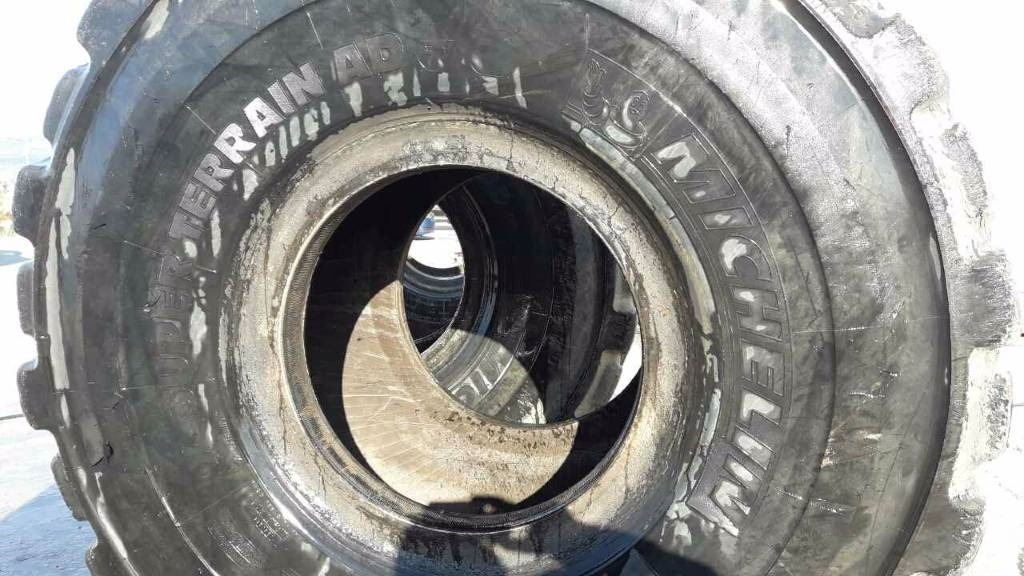 Michelin 29,5R25 X-SUPER TERRAIN /AD - Reifen: das Bild 2 Michelin 29,5R25 X-SUPER TERRAIN /AD - Reifen: das Bild 2