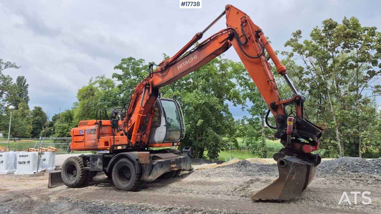 HITACHI EW 165W (2000) ROTOTILT Wheel Excavator - Mobilbagger: das Bild 1 HITACHI EW 165W (2000) ROTOTILT Wheel Excavator - Mobilbagger: das Bild 1