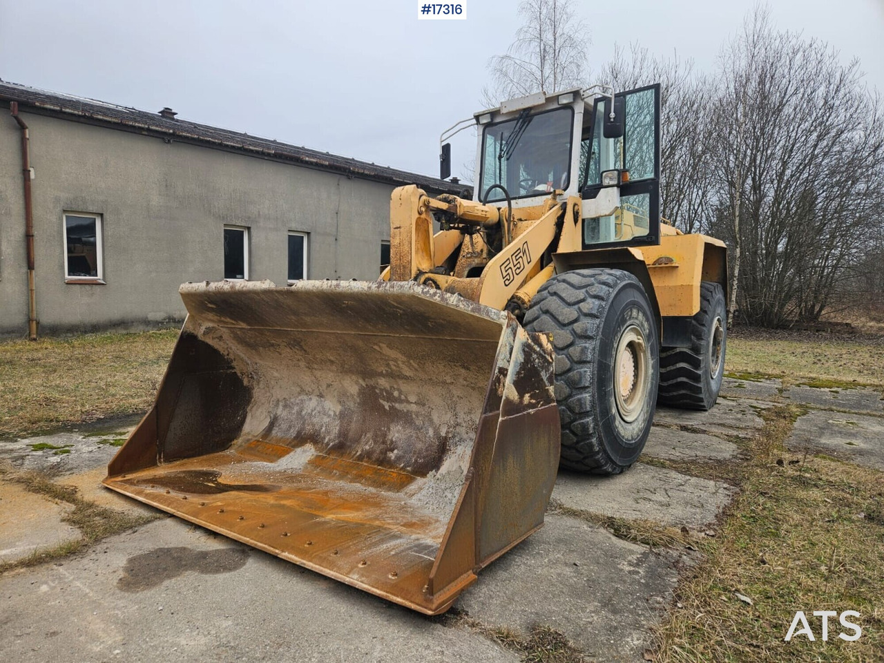 LIEBHERR L551 wheel loader (1995) - Radlader: das Bild 1 LIEBHERR L551 wheel loader (1995) - Radlader: das Bild 1
