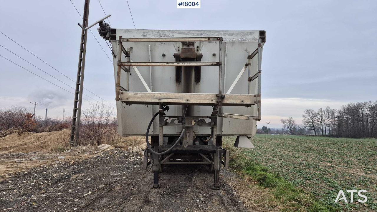 Semi-trailer truck, tipper SCHMITZ SKI 24 8.2 (2008) - Kipper Auflieger: das Bild 2 Semi-trailer truck, tipper SCHMITZ SKI 24 8.2 (2008) - Kipper Auflieger: das Bild 2