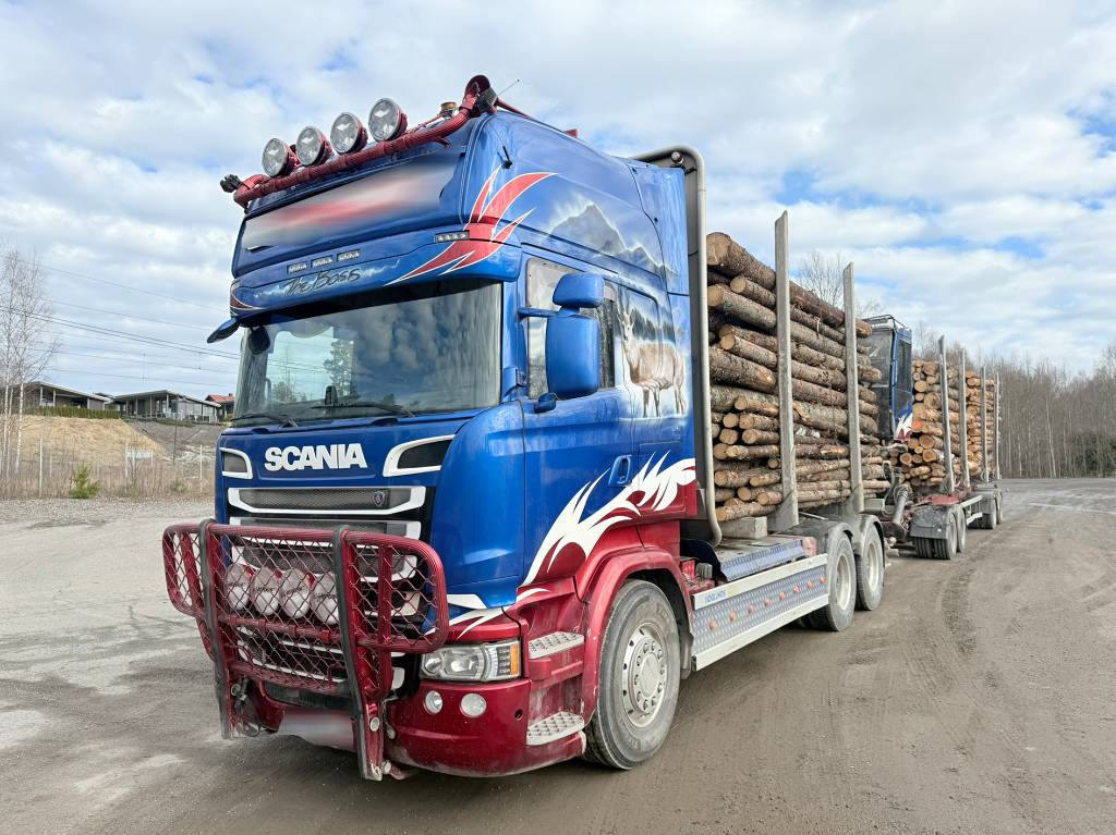 Scania R 730 6x4 Jonsered J1088S - Holztransporter: das Bild 1 Scania R 730 6x4 Jonsered J1088S - Holztransporter: das Bild 1