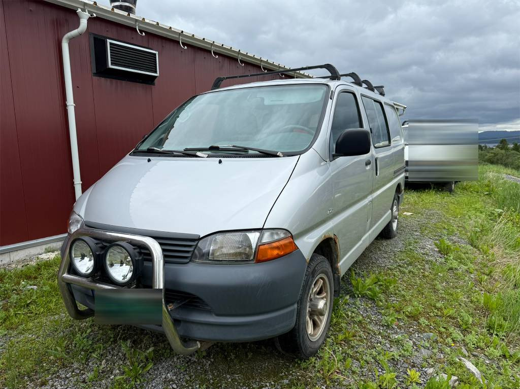 Toyota Hiace 4x4 - Kastenwagen: das Bild 4 Toyota Hiace 4x4 - Kastenwagen: das Bild 4