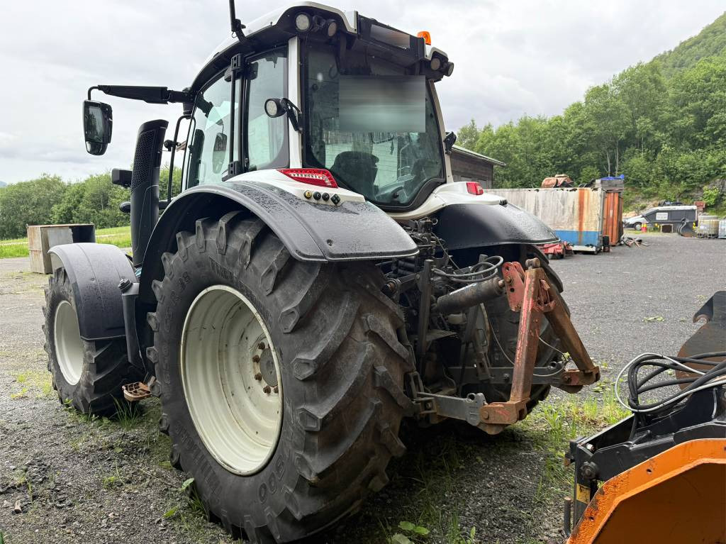 Valtra N 174 med frontlaster - Traktor: das Bild 5 Valtra N 174 med frontlaster - Traktor: das Bild 5