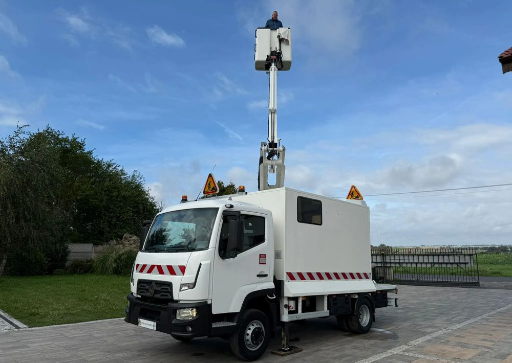 Renault D - LKW mit Arbeitsbühne: das Bild 3 Renault D - LKW mit Arbeitsbühne: das Bild 3