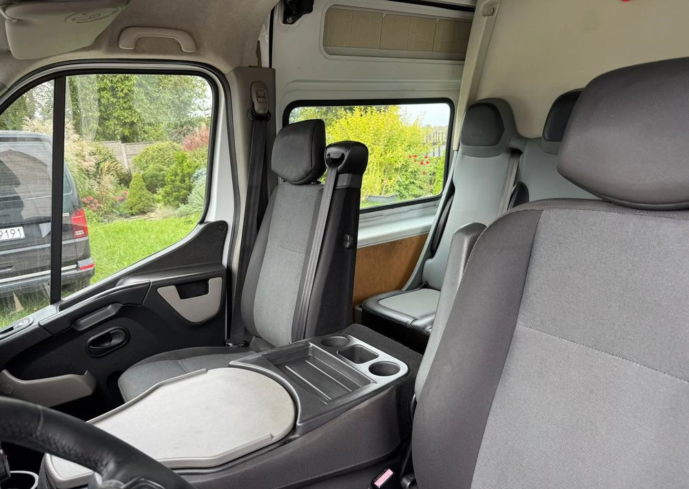 Transporter mit Doppelkabine Renault Master: das Bild 14