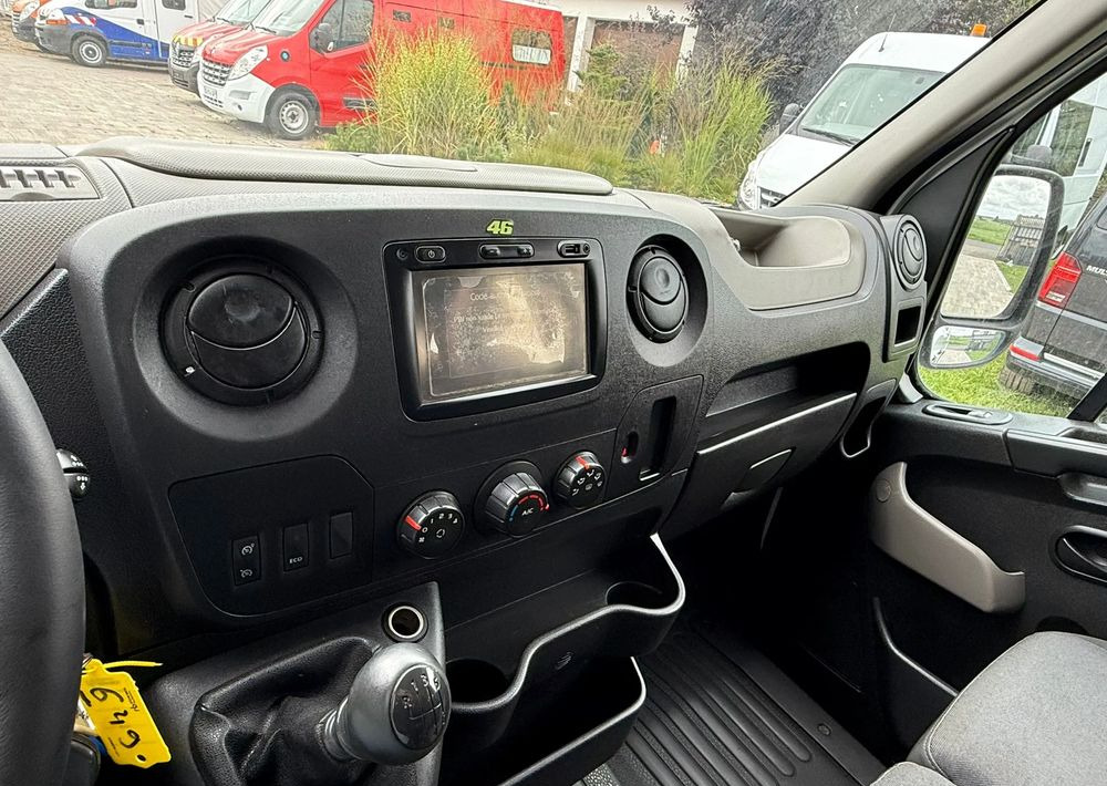 Transporter mit Doppelkabine Renault Master: das Bild 12