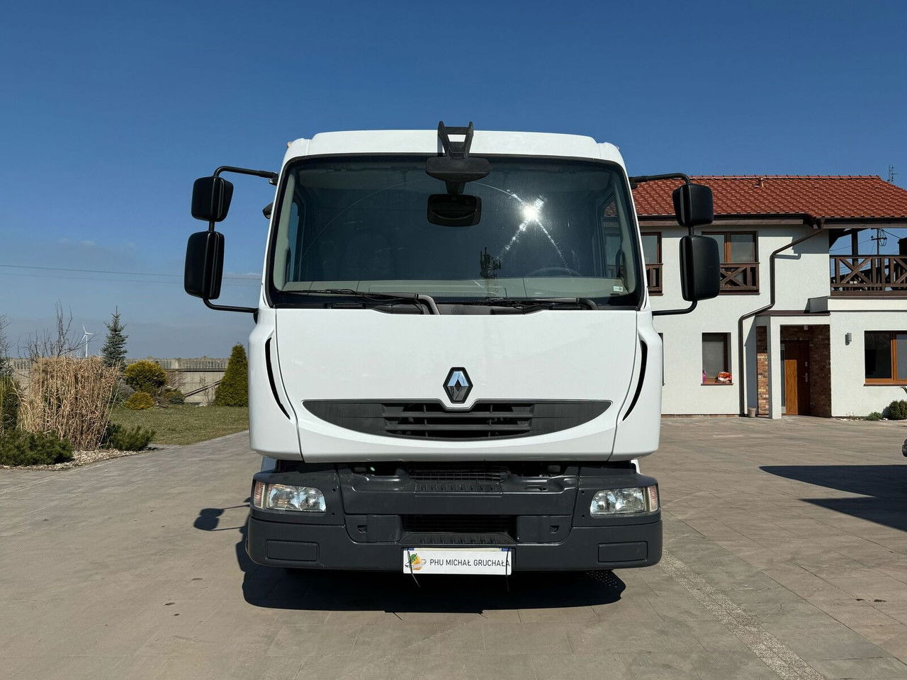 Renault Midlum 220 - Fahrgestell LKW: das Bild 2 Renault Midlum 220 - Fahrgestell LKW: das Bild 2