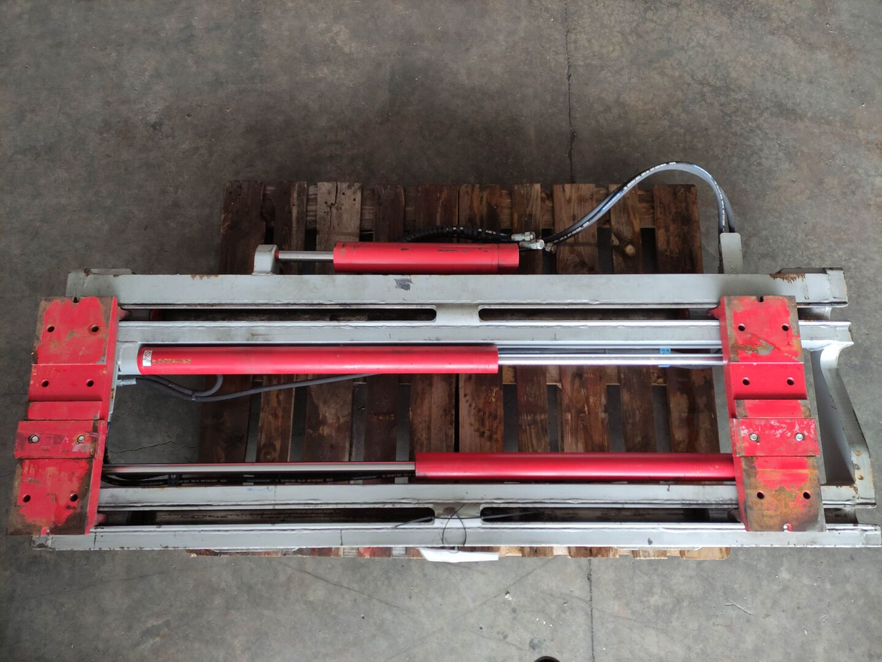 Durwen RZV100S - Gabel: das Bild 1 Durwen RZV100S - Gabel: das Bild 1