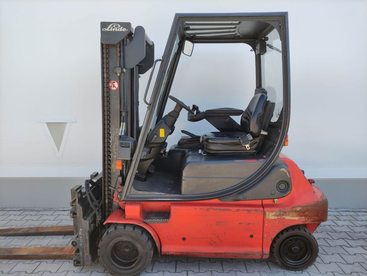 Linde E20P-02-335 - Elektrostapler: das Bild 1 Linde E20P-02-335 - Elektrostapler: das Bild 1