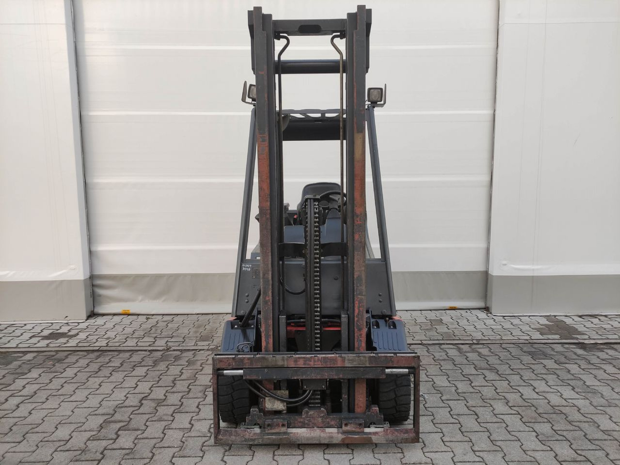 Linde E30-336-03 (LACK NEU) - Elektrostapler: das Bild 3 Linde E30-336-03 (LACK NEU) - Elektrostapler: das Bild 3