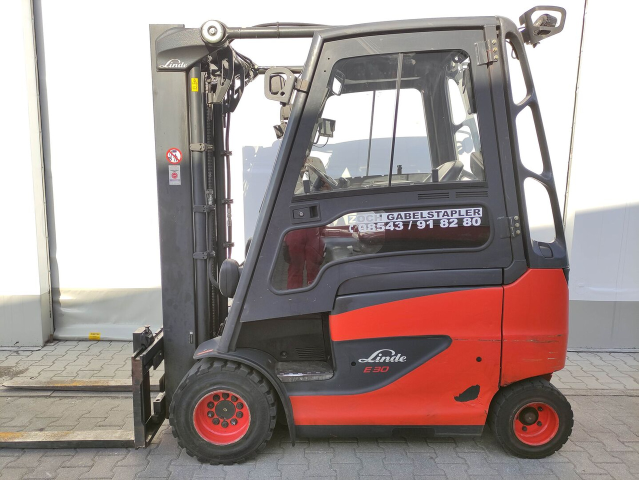 Linde E30H-01-600-387 - Elektrostapler: das Bild 1 Linde E30H-01-600-387 - Elektrostapler: das Bild 1