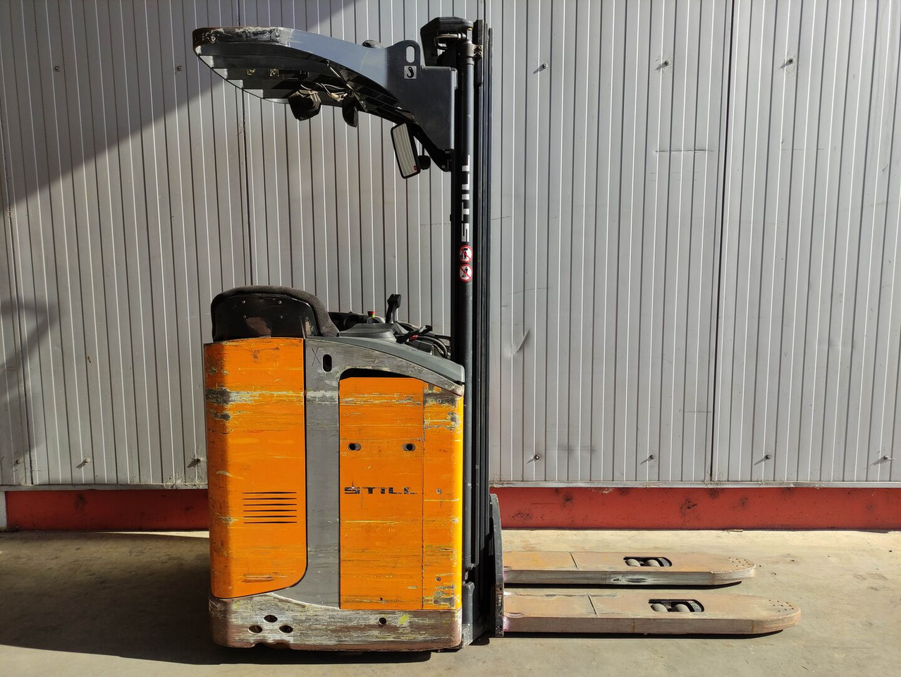 Still FV-Xi-16 - Hochhubwagen: das Bild 2 Still FV-Xi-16 - Hochhubwagen: das Bild 2