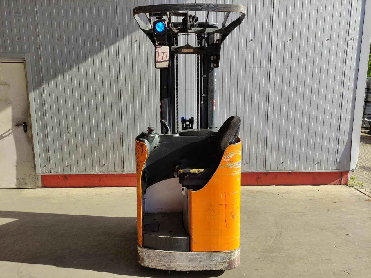 Still FV-Xi-16 - Hochhubwagen: das Bild 4 Still FV-Xi-16 - Hochhubwagen: das Bild 4