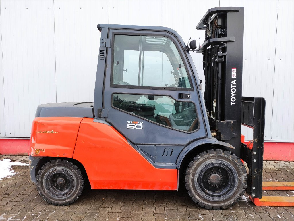 Toyota 40-8FD50N - Dieselstapler: das Bild 2 Toyota 40-8FD50N - Dieselstapler: das Bild 2