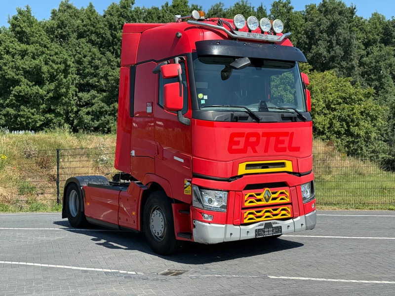 Renault T520 HIGH FULL SPOILER, STEEL/AIR, 2 TANKS, 2 BEDS, FRIGO - Sattelzugmaschine: das Bild 1 Renault T520 HIGH FULL SPOILER, STEEL/AIR, 2 TANKS, 2 BEDS, FRIGO - Sattelzugmaschine: das Bild 1