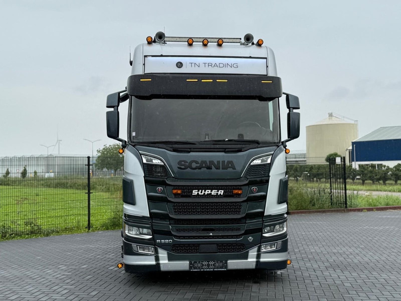 Scania R520 V8 NGS 6 BALLOONS, FULL AIR, RETARDER, 2X TANK, SHOW, FULL SPOILER. - Sattelzugmaschine: das Bild 2 Scania R520 V8 NGS 6 BALLOONS, FULL AIR, RETARDER, 2X TANK, SHOW, FULL SPOILER. - Sattelzugmaschine: das Bild 2