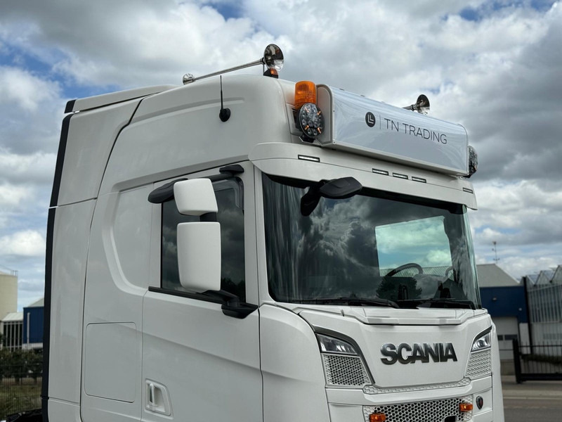 Scania R580 V8 NGS 3.15WB, RETARDER, VOLLUCHT, LEER, LED, KING OF THE ROAD. - Sattelzugmaschine: das Bild 2 Scania R580 V8 NGS 3.15WB, RETARDER, VOLLUCHT, LEER, LED, KING OF THE ROAD. - Sattelzugmaschine: das Bild 2