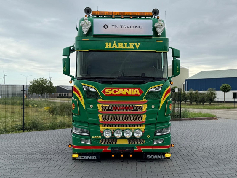 Scania R650 V8 SHOWTRUCK, VOLLUCHT, RETARDER, AUDIO, HYDRAULIEK, COMPLEET VOL. - Sattelzugmaschine: das Bild 4 Scania R650 V8 SHOWTRUCK, VOLLUCHT, RETARDER, AUDIO, HYDRAULIEK, COMPLEET VOL. - Sattelzugmaschine: das Bild 4