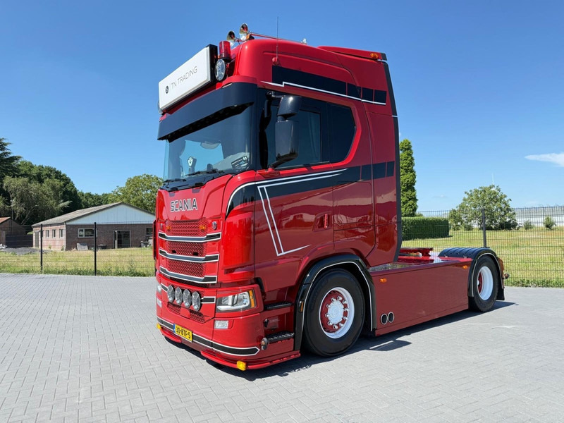 Scania S530 SHOW TRUCK, FULL AIR, LEATHER, OPEN EXHAUST. - Sattelzugmaschine: das Bild 3 Scania S530 SHOW TRUCK, FULL AIR, LEATHER, OPEN EXHAUST. - Sattelzugmaschine: das Bild 3
