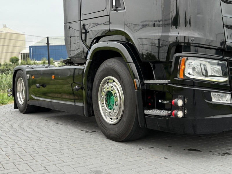 Scania S580 V8 NGS RETARDER, LEATHER, 2X TANK, TOP CONDITION! - Sattelzugmaschine: das Bild 2 Scania S580 V8 NGS RETARDER, LEATHER, 2X TANK, TOP CONDITION! - Sattelzugmaschine: das Bild 2