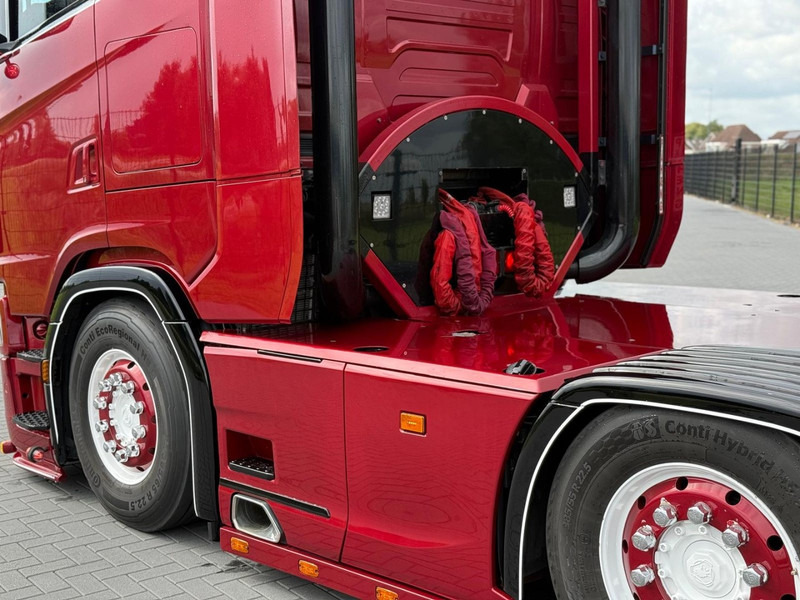 Scania S580 V8 NGS SHOWTRUCK, VOLLUCHT, RETARDER, LEER, GESTUURD. - Leasing Scania S580 V8 NGS SHOWTRUCK, VOLLUCHT, RETARDER, LEER, GESTUURD.: das Bild 13