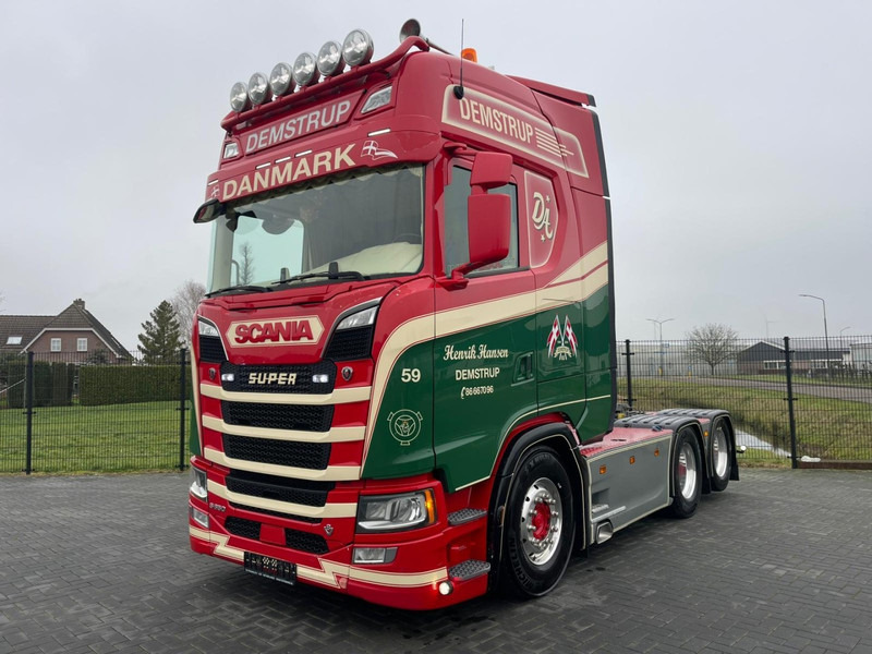 Scania S650 V8 NGS SHOW TRUCK, FULL AIR, RETARDER, PTO/HYDRAULIC! - Sattelzugmaschine: das Bild 2 Scania S650 V8 NGS SHOW TRUCK, FULL AIR, RETARDER, PTO/HYDRAULIC! - Sattelzugmaschine: das Bild 2