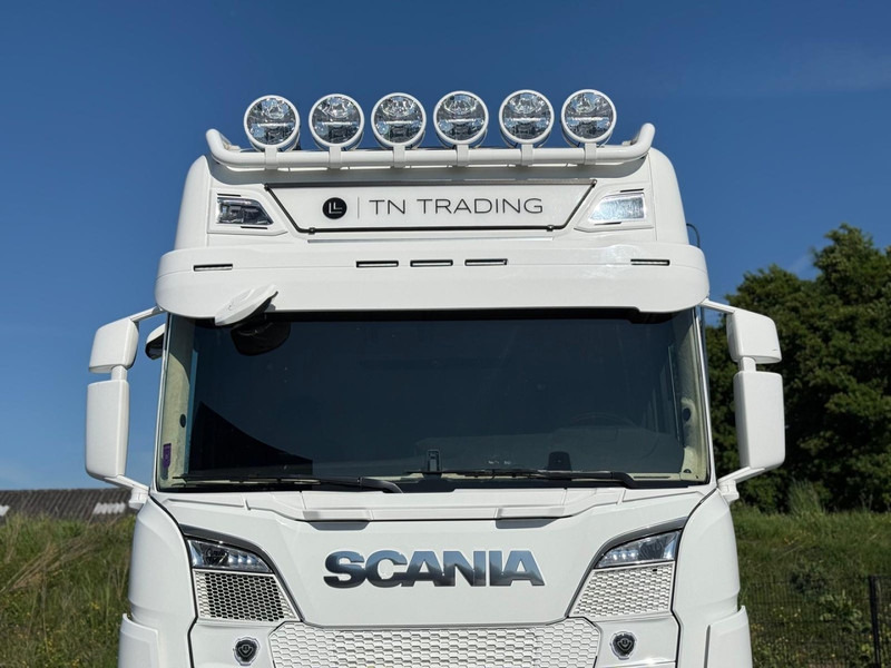 Scania S660 FULL AIR, RETARDER, LEATHER, ALCOA, 2X TANK. - Sattelzugmaschine: das Bild 4 Scania S660 FULL AIR, RETARDER, LEATHER, ALCOA, 2X TANK. - Sattelzugmaschine: das Bild 4