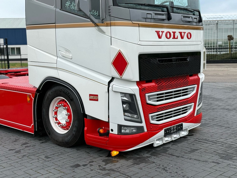 Volvo FH 13.500 SHOWTRUCK, VOLLUCHT, EURO 6, 6X2/4, PTO, SHOW INTERIEUR. - Sattelzugmaschine: das Bild 3 Volvo FH 13.500 SHOWTRUCK, VOLLUCHT, EURO 6, 6X2/4, PTO, SHOW INTERIEUR. - Sattelzugmaschine: das Bild 3