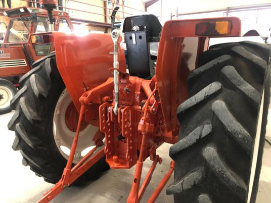 Renault 551 Tracteur sans cabine à 13 500 € exo de tva - Traktor: das Bild 5 Renault 551 Tracteur sans cabine à 13 500 € exo de tva - Traktor: das Bild 5