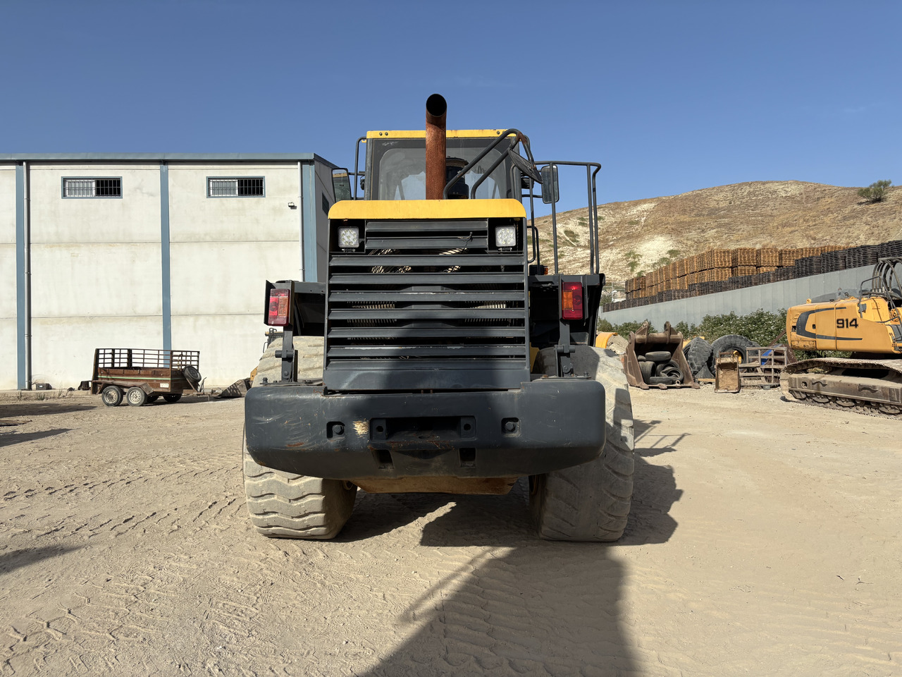 KOMATSU WA380-6 - Lader: das Bild 4 KOMATSU WA380-6 - Lader: das Bild 4