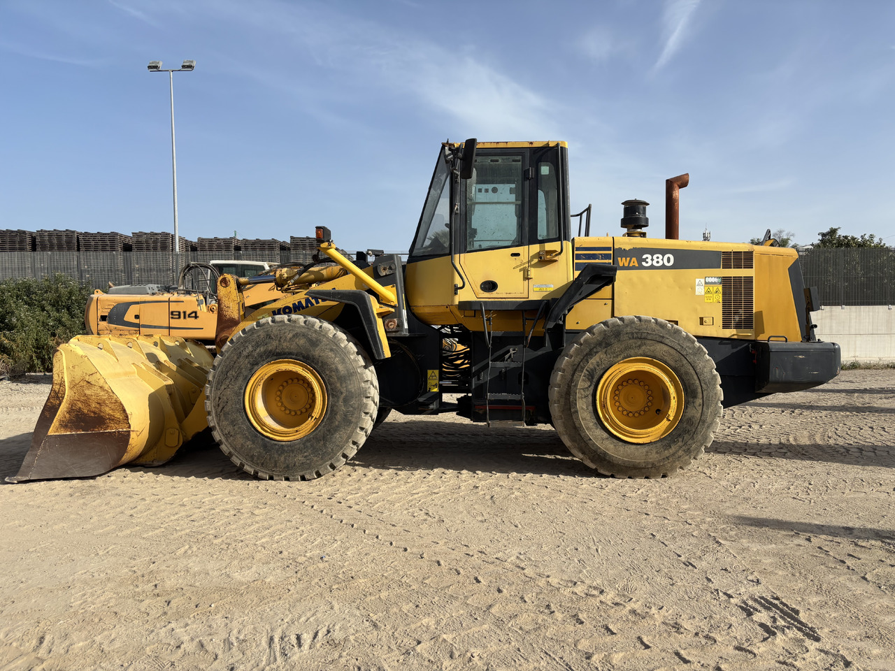 KOMATSU WA380-6 - Lader: das Bild 2 KOMATSU WA380-6 - Lader: das Bild 2