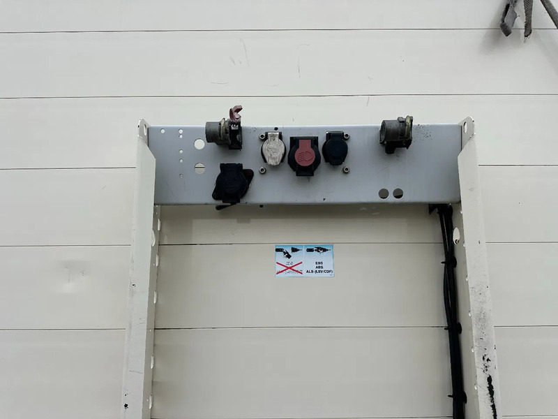 Schmitz Cargobull Schuifzeil -Dak / SAF-Disc - Planenauflieger: das Bild 5 Schmitz Cargobull Schuifzeil -Dak / SAF-Disc - Planenauflieger: das Bild 5