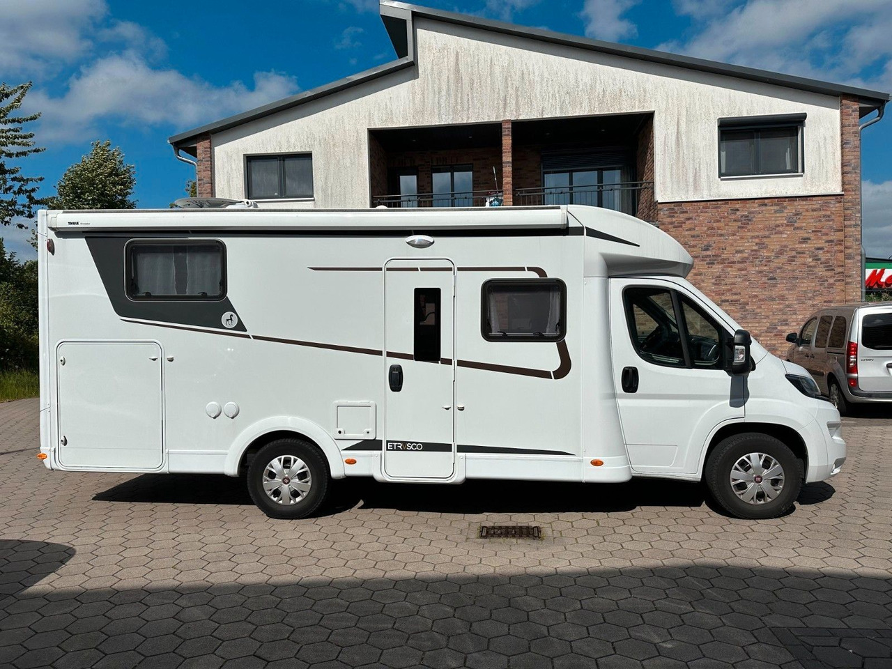 Etrusco T 7300 SB/Einzelbetten+Hubbett/Garage/Klima/TOP - Teilintegriertes Wohnmobil: das Bild 1 Etrusco T 7300 SB/Einzelbetten+Hubbett/Garage/Klima/TOP - Teilintegriertes Wohnmobil: das Bild 1