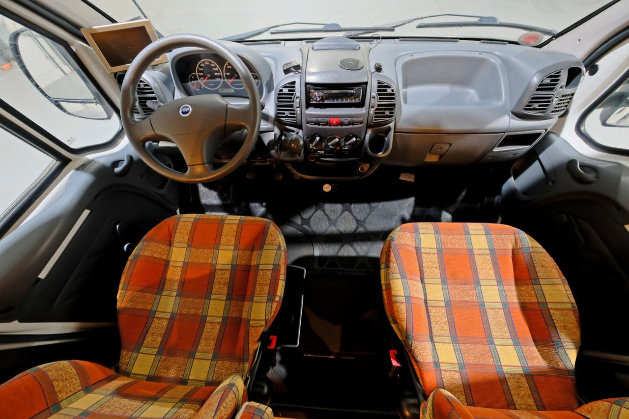 TEC Rotec Ti 6750 / Festbett / Klima /DPF-Grün - Teilintegriertes Wohnmobil: das Bild 5 TEC Rotec Ti 6750 / Festbett / Klima /DPF-Grün - Teilintegriertes Wohnmobil: das Bild 5